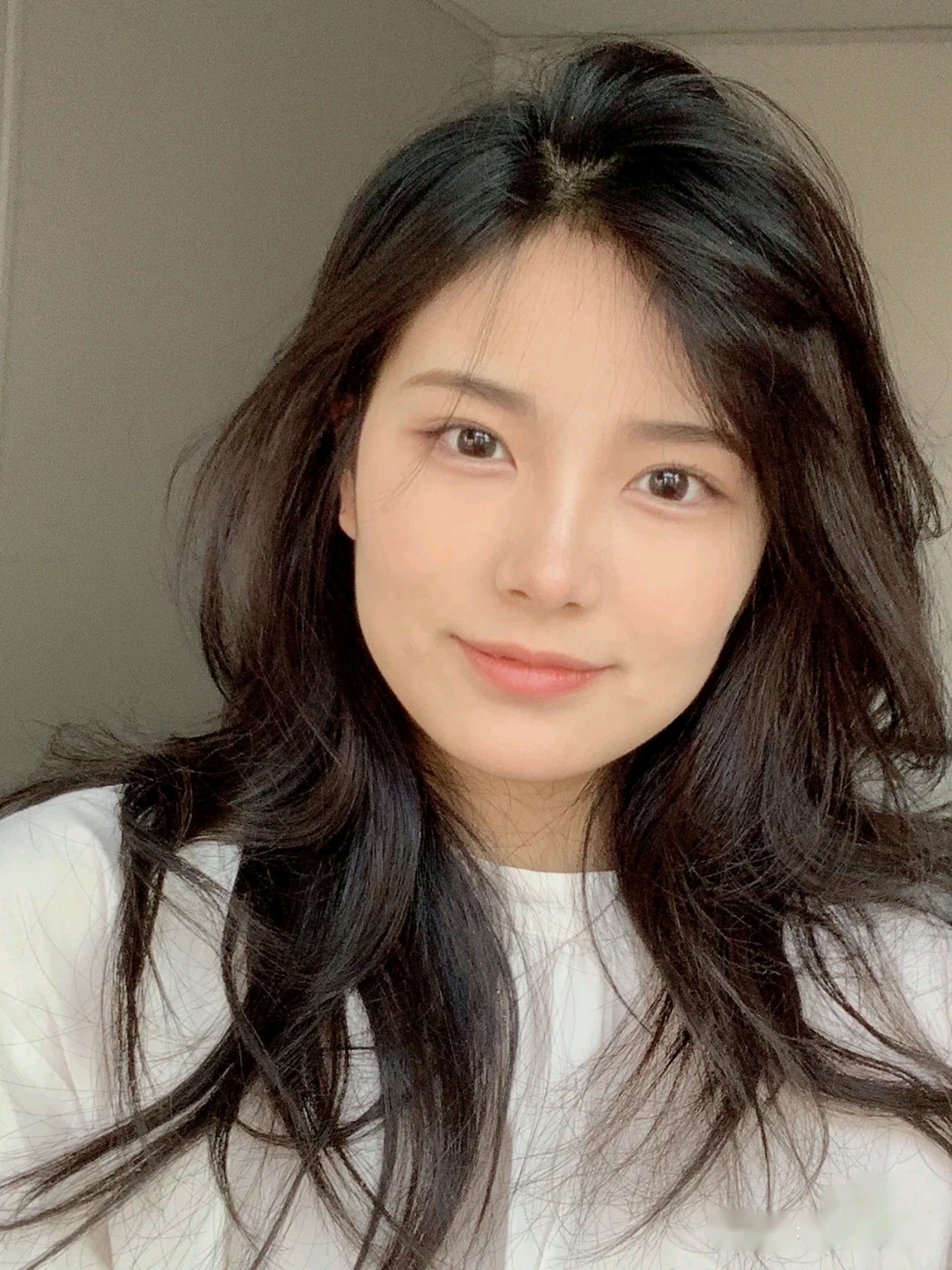 适合脸大脸圆减龄的发型长发卷发,适合方脸圆脸的气质卷发短发