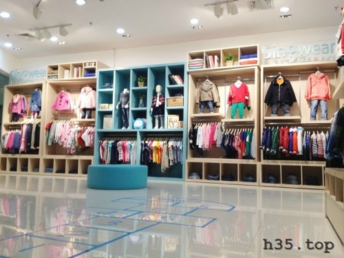 最新童装店双门头装修效果图,童装店怎么装修才有顾客