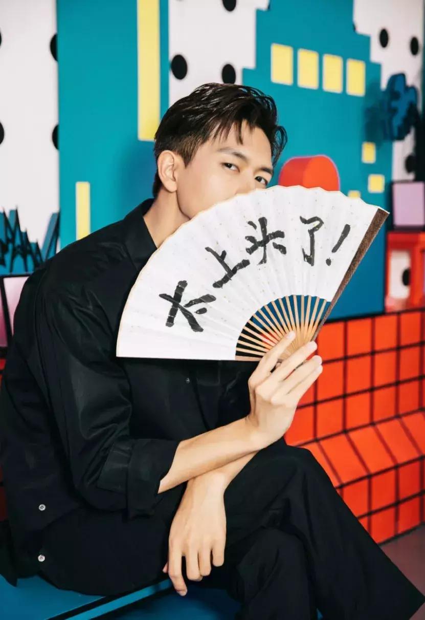 一夜之间被朋友圈刷屏的男人,发现男友朋友圈刷屏自己