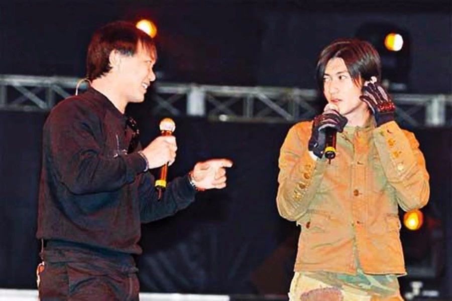 陈奕迅和谢霆锋的歌,陈奕迅比谢霆锋差几岁