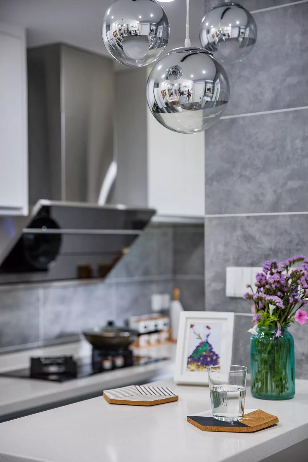 2米6墙面悬空电视柜怎么做,客厅85寸电视柜做多高