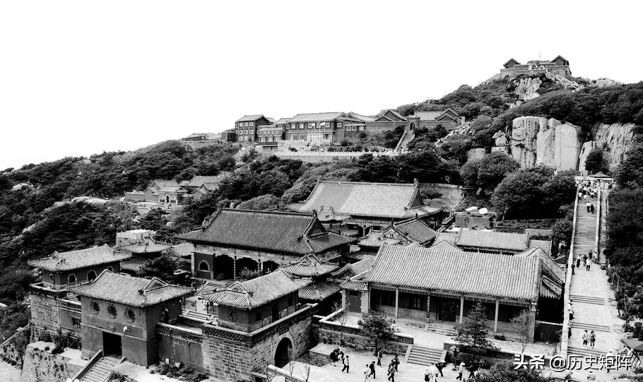 比较近代史:1582年,张居正驾鹤西去,利玛窦泛舟东来