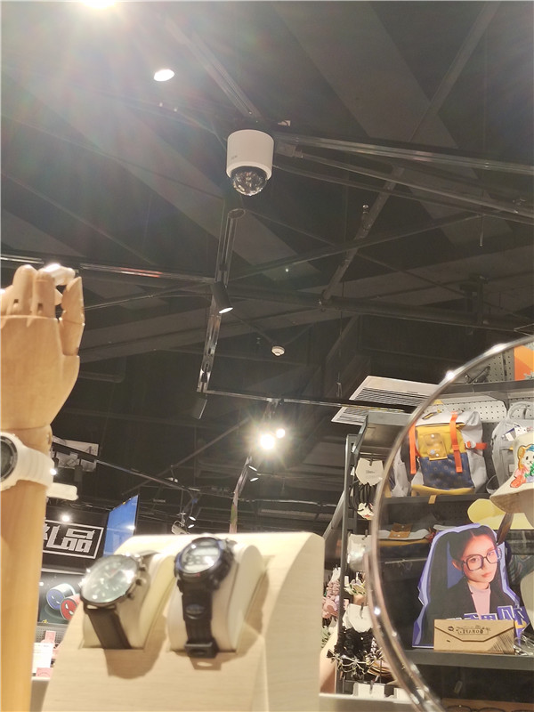 郑州酷乐潮玩4家门店被曝安装“万店掌”摄像头,商家:无人脸采集功能