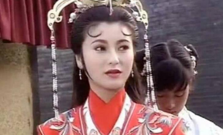 她是最美亚视一姐,遭雪藏后消失12年,传被下降头服药自杀