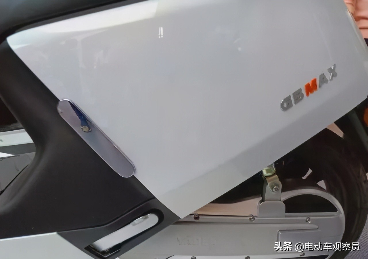 雅迪新款中置电机电动车,雅迪中置轴电机