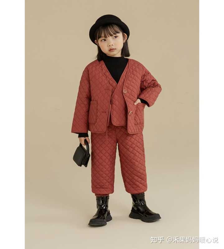 童装女童3-6岁公主裙冬款拜年,2023年最流行的衣服童装