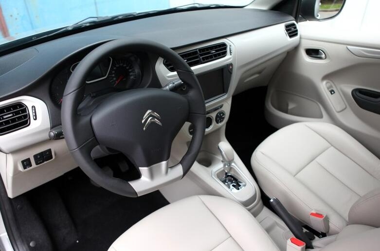 2018年的爱丽舍手动挡值得买吗,省油耐用二手车1万以下推荐