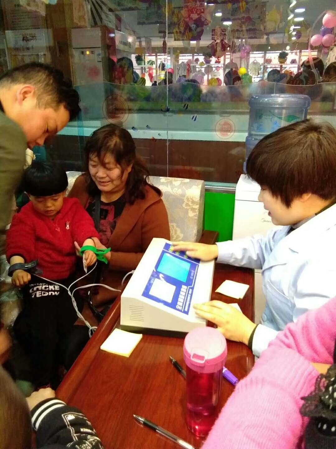 「头条推荐」盛惠双旦，贝婴美砸蛋送豪礼了！