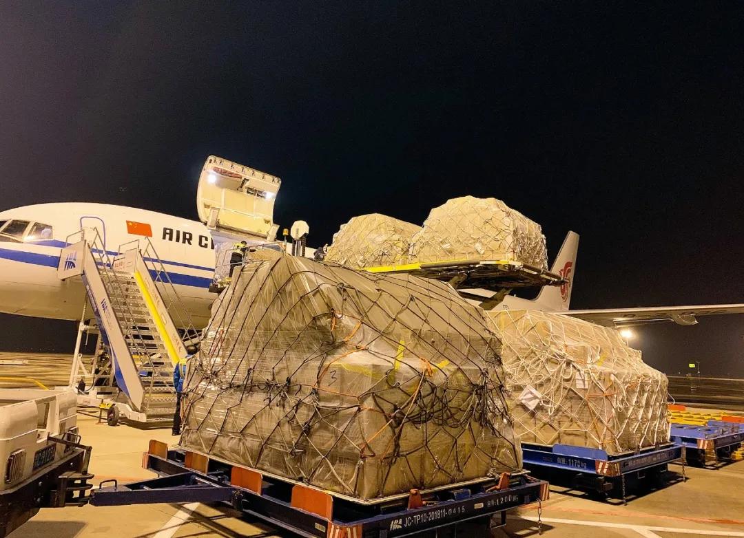 新刊鲜读｜经济战“疫”，这一期《中国企业家》请收藏