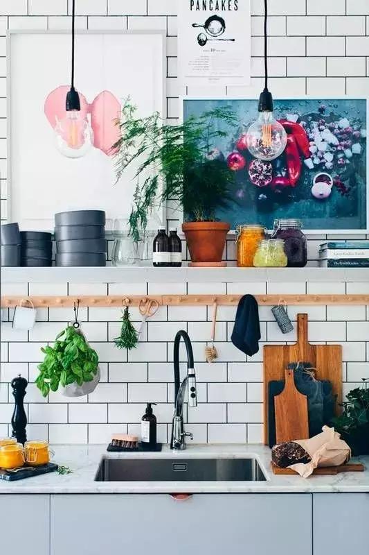 衣服皱了放洗衣机,衣服皱了没有熨斗挂着能变整齐吗