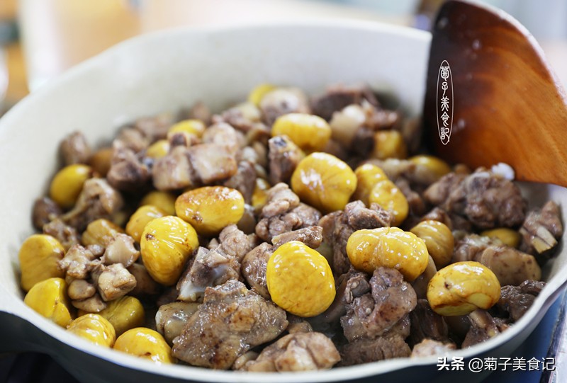板栗鸡腿煲汤的做法,板栗焖鸡腿肉饭