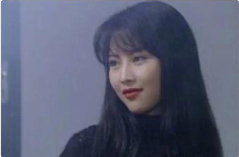 蔡少芬复古穿衣搭配,蔡少芬格子衬衫穿搭