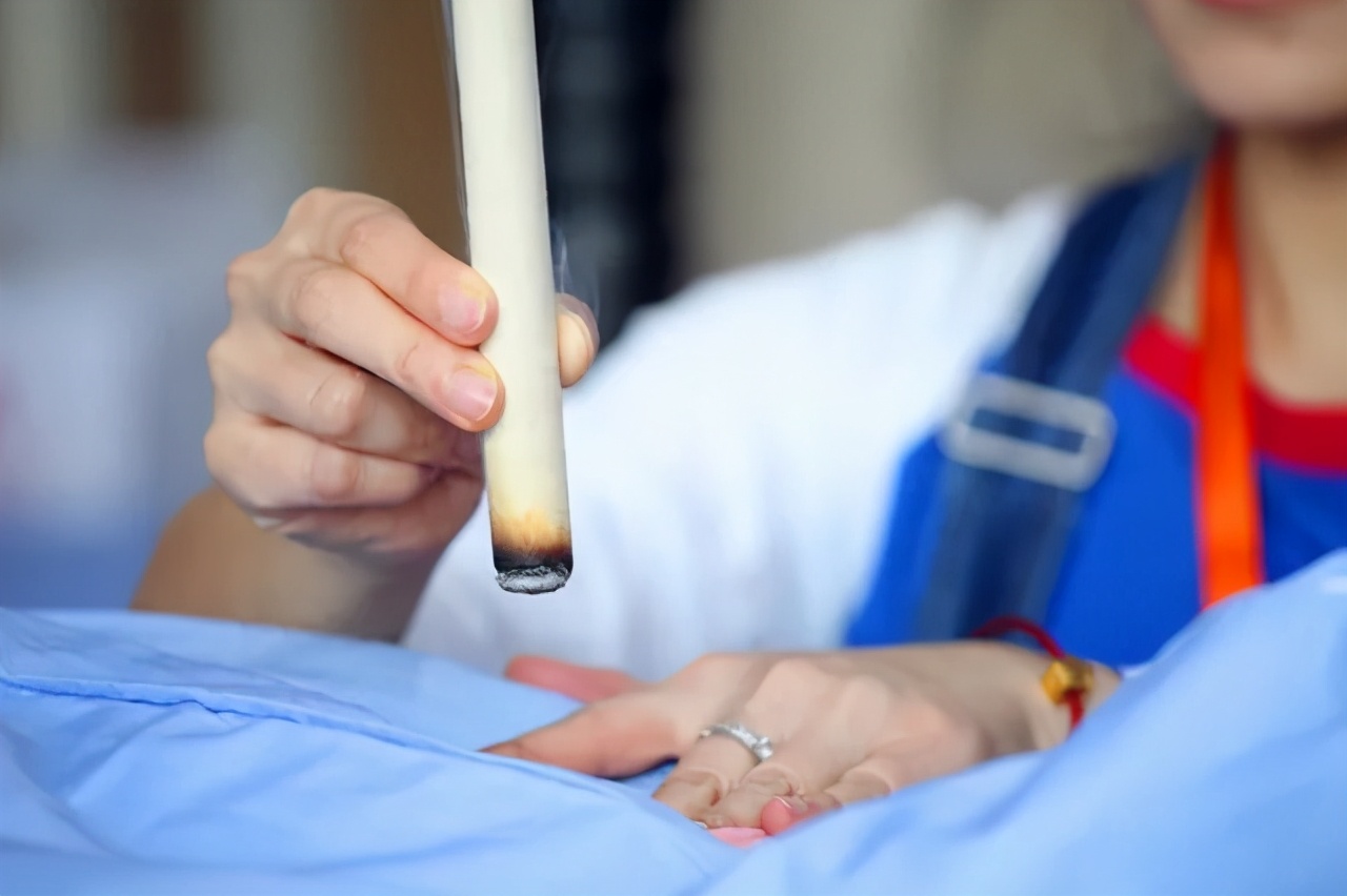 盲目艾灸危害健康,艾灸盲目灸坏身体的案例