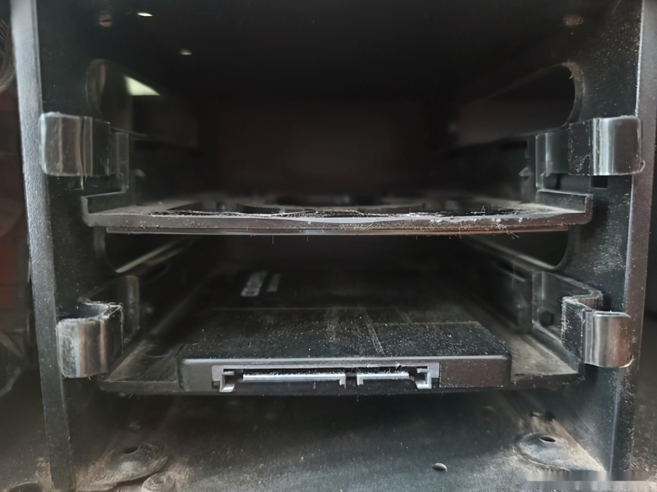 机械硬盘安装教程台式,台式机加装500g机械硬盘教程