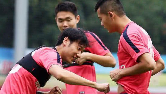 恒大首发8个国脚,恒大最新名单郑智