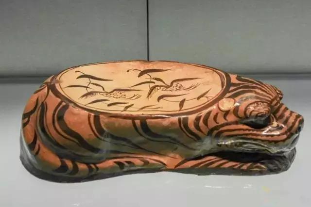 古代人为什么睡那么硬的瓷枕,古人睡觉真的都用瓷枕吗