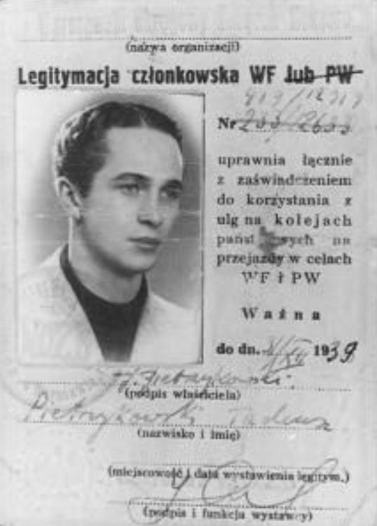 直面困苦，永不言弃！在首届奥斯威辛黑拳赛中夺冠的波兰拳王