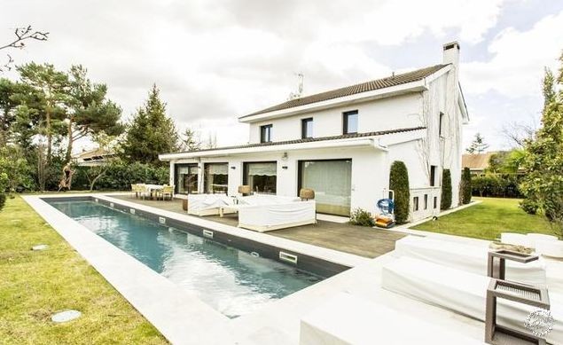 梅西c罗内马尔世界三大著名球星,梅西c罗贝克汉姆谁成就高