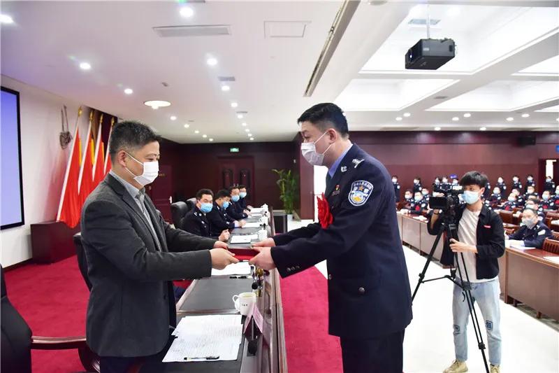 遵义市公安局党风廉政建设,济宁公安局党风廉政建设会议