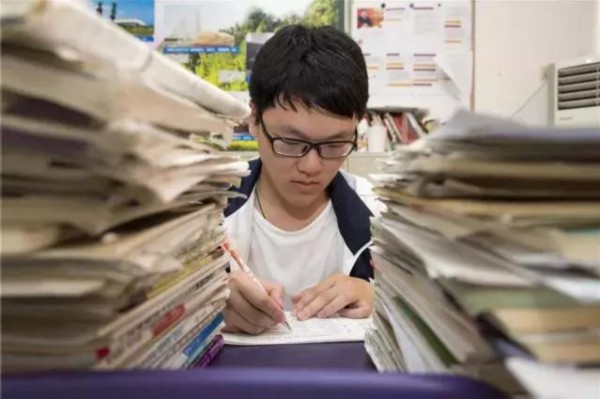 2018十大感人瞬间感谢你,谢谢2018完整视频