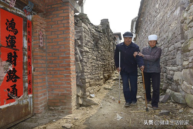 治疗股骨头坏死的中成药,董氏奇穴治疗股骨头坏死