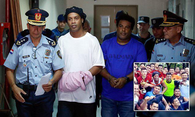 小罗巅峰时期成长为足球精灵,小罗进监狱落魄的时候