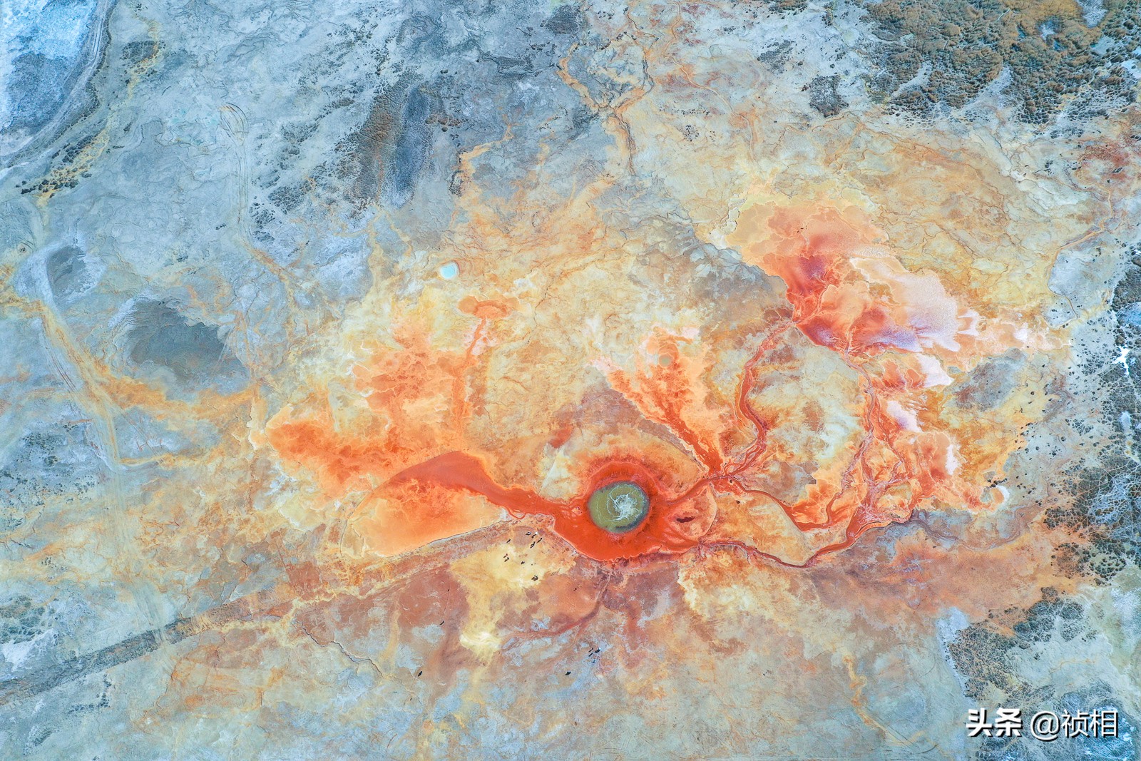 可可西里茫崖艾肯泉魔眼风景,青海恶魔之眼艾肯泉有多深