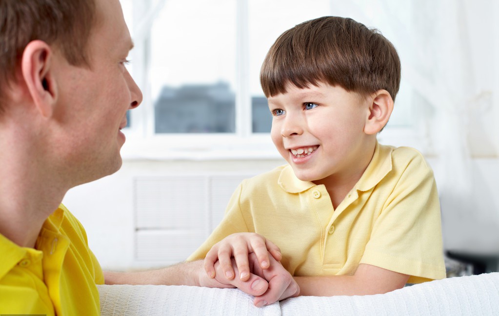 孩子老是打人家长怎么办,孩子动不动打人怎么治