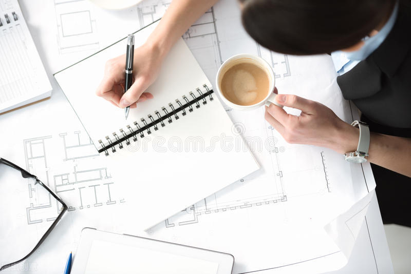 高校办公室文员面试,行政文员工作的面试过程