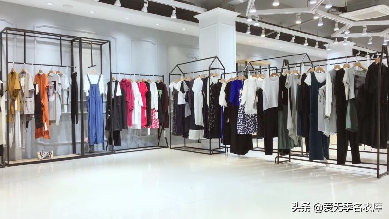 质量最靠谱的女装批发网,品牌女装尾货折扣批发与加盟