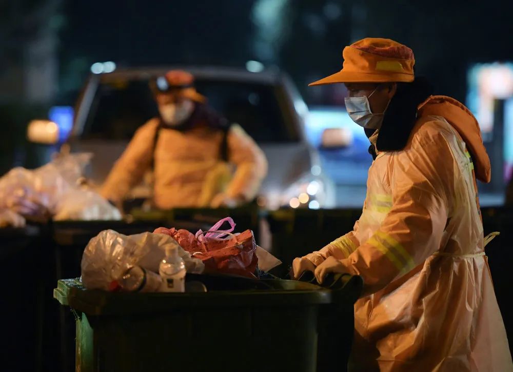 沧海横流英雄本色——致敬抗疫一线的勇士们