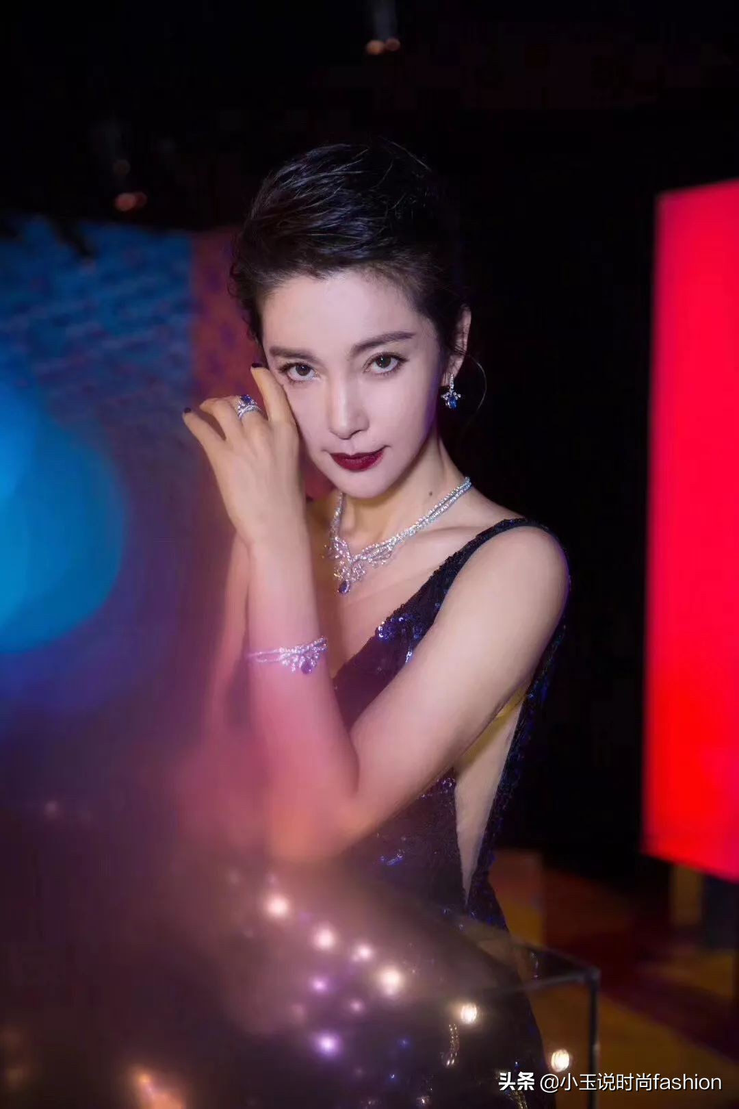 戒指戴在哪个手指上最合适,戒指的戴法和意义男女左右手