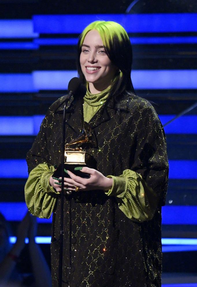 碧梨获5项格莱美奖的视频,碧梨横扫格莱美同类四大奖项