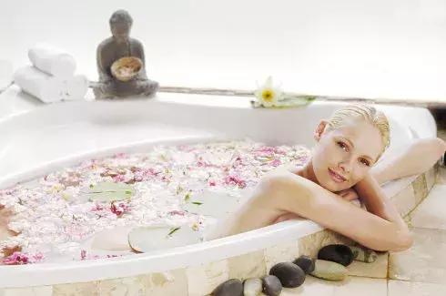 美容师压单话术,美容师压卡的专业知识和话术