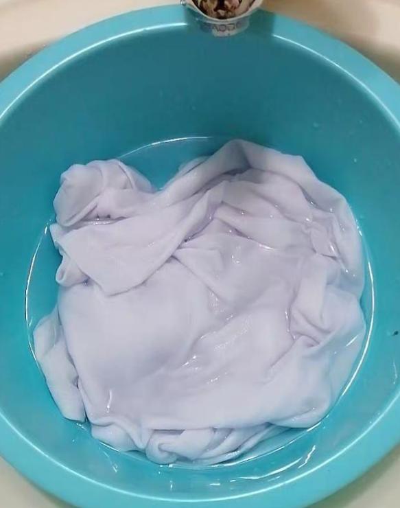 白衣服发黄变白最快最简单方法,t恤发黄变白小窍门