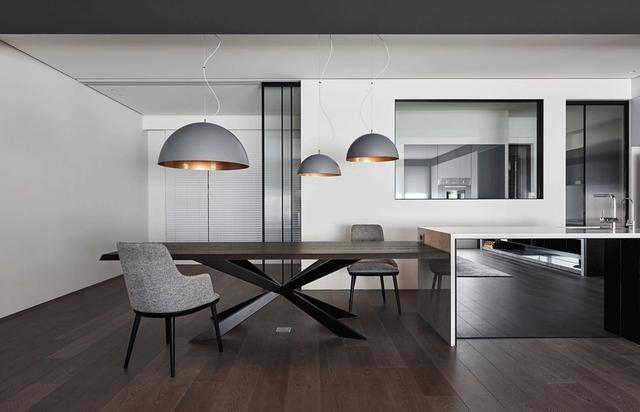 小嘉逸给大家科普下：何为性冷淡风……