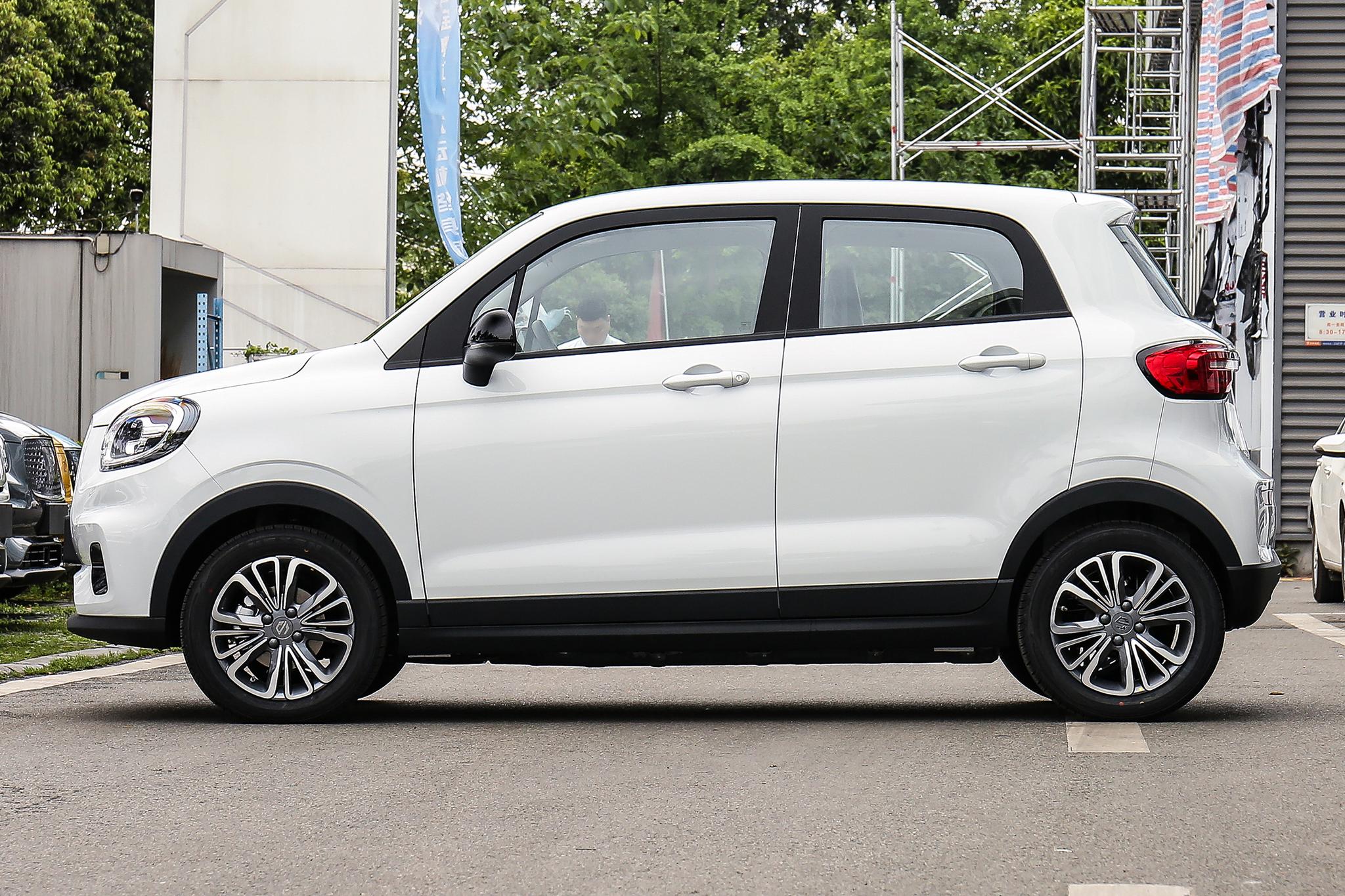 零跑新能源电动汽车t03,最便宜的新能源车零跑t03