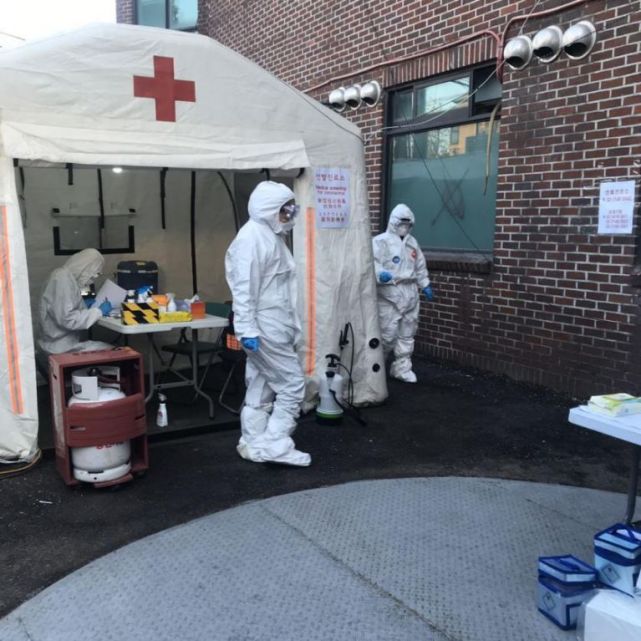 确诊人数暴增1万,韩国新冠确诊人数最新消息