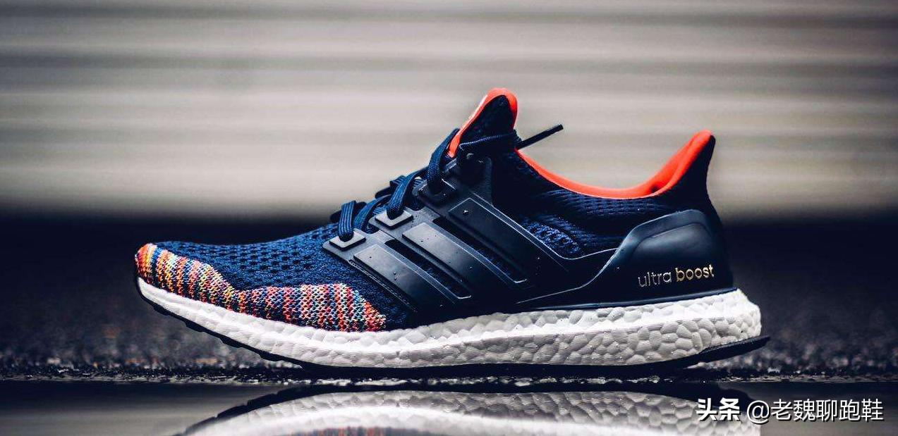 阿迪达斯三叶草好还是三道杠好,阿迪达斯羽绒服三叶草和三道杠