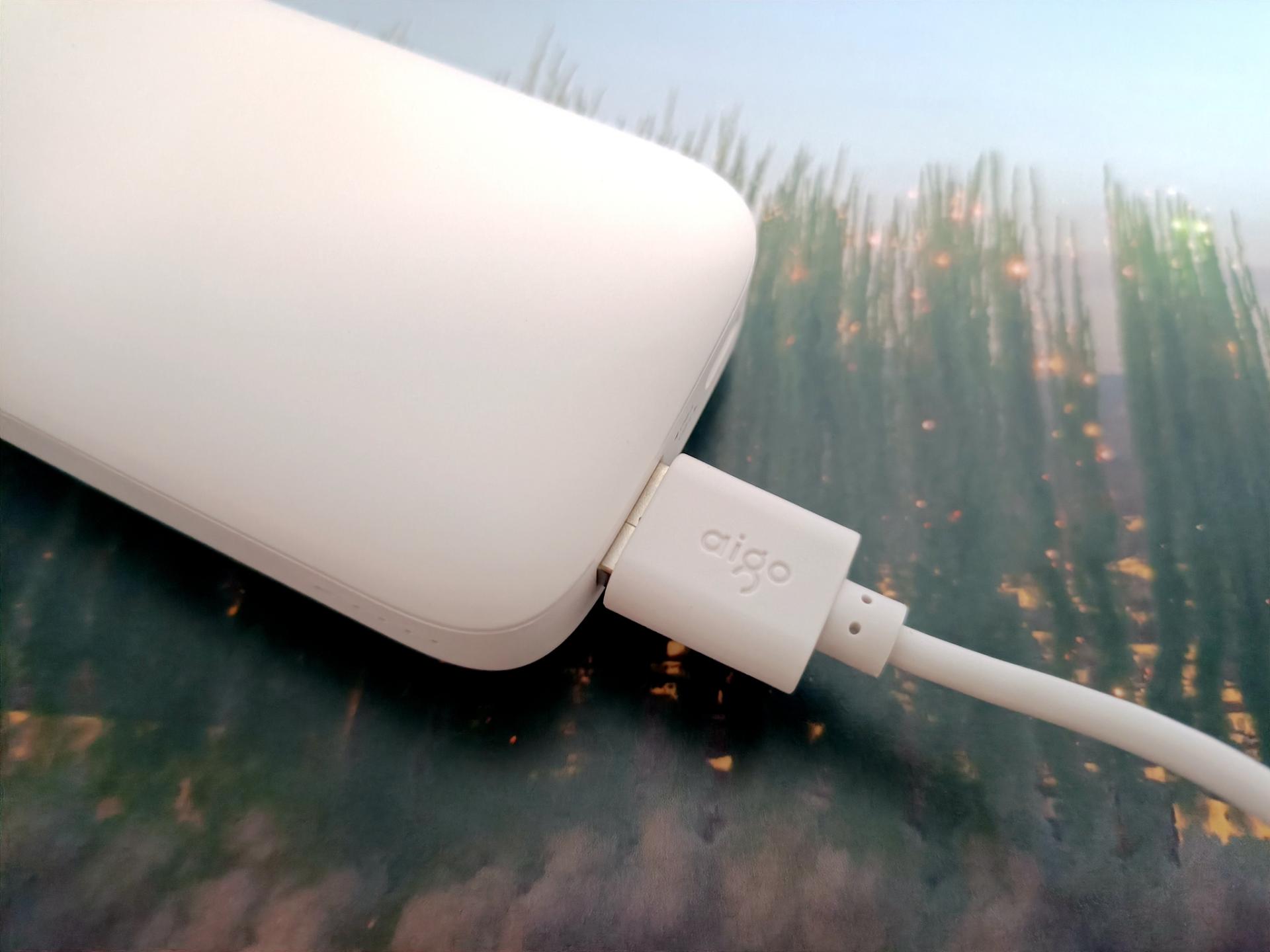 aigo爱国者充电宝1000毫安,aigo爱国者充电宝测评