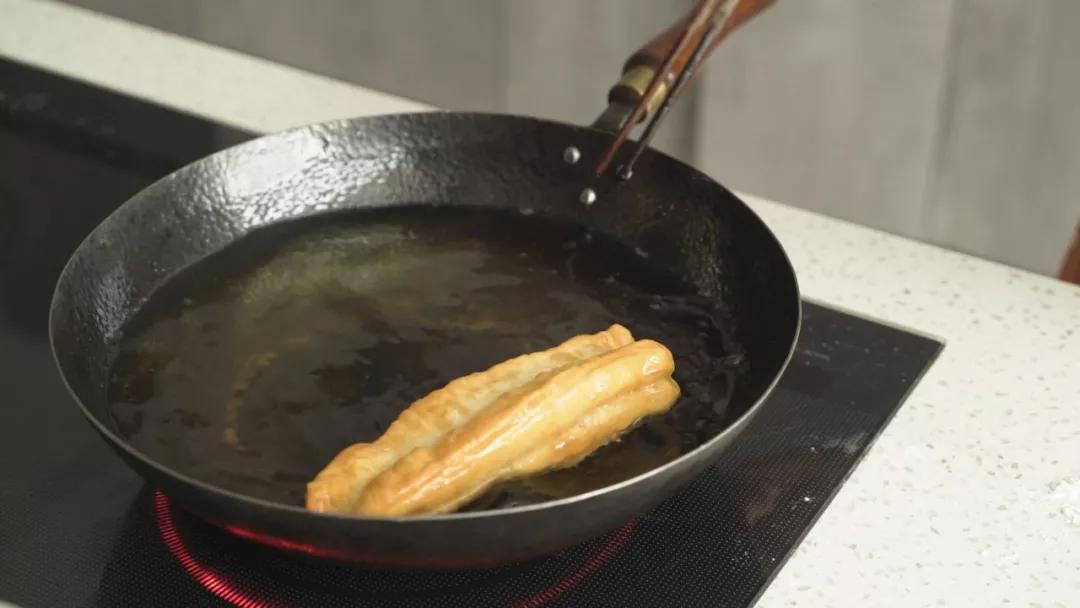 香酥油条的配方和做法过程,第四代香酥大油条配方