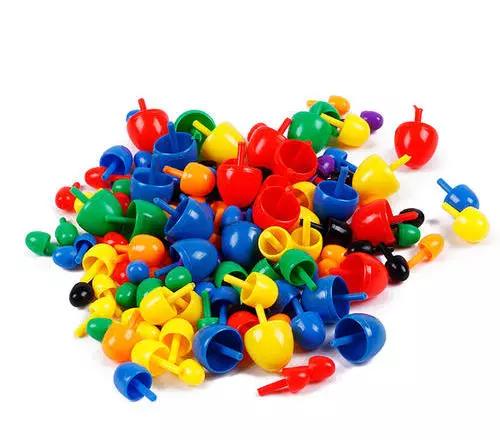 用啤酒的瓶盖怎么做成玩具,六个瓶盖可以做什么手工玩具