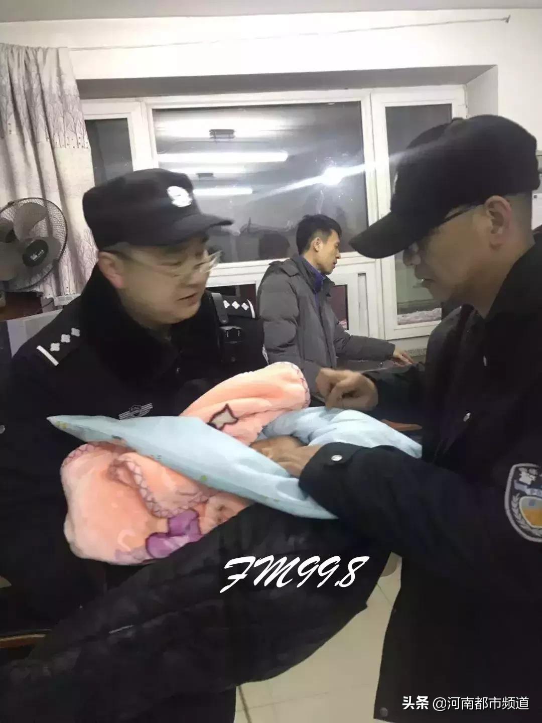 狠心！出生2个月大的婴儿被遗弃在哈尔滨服装城后门！谁是孩子爸妈？监控：一女子拉着拉杆箱，手抱着孩子！