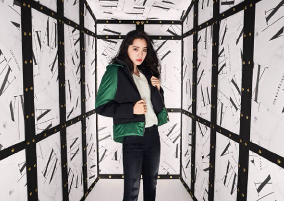 关晓彤啊，你到底是有多缺钱啊？