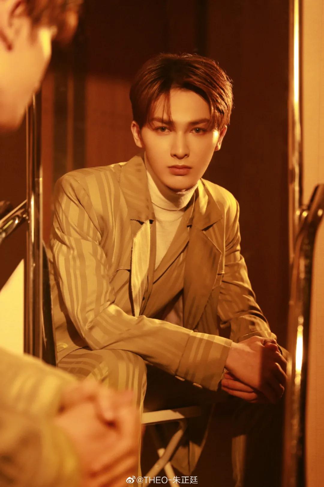 男爱豆顶级贵公子颜？清冷疏离的外表下却藏着柔和纯良的心