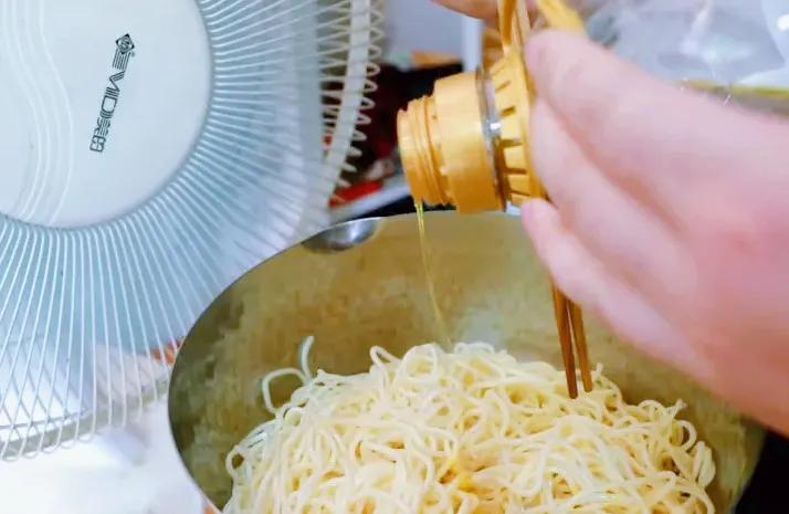 收下这份《夏日凉皮凉面指南》，银川这8家店也太好吃了吧