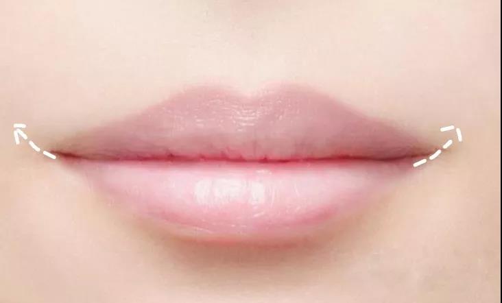 涂口红不爱掉色的正确方式,涂口红最怕什么颜色