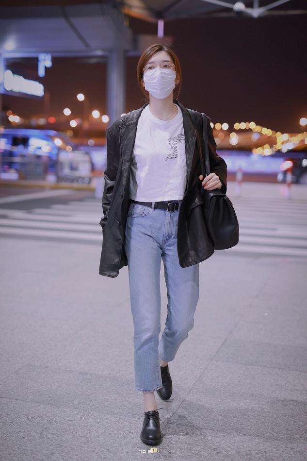 肉肉女孩竖条纹裤子显瘦,下半身有肉的女人穿搭