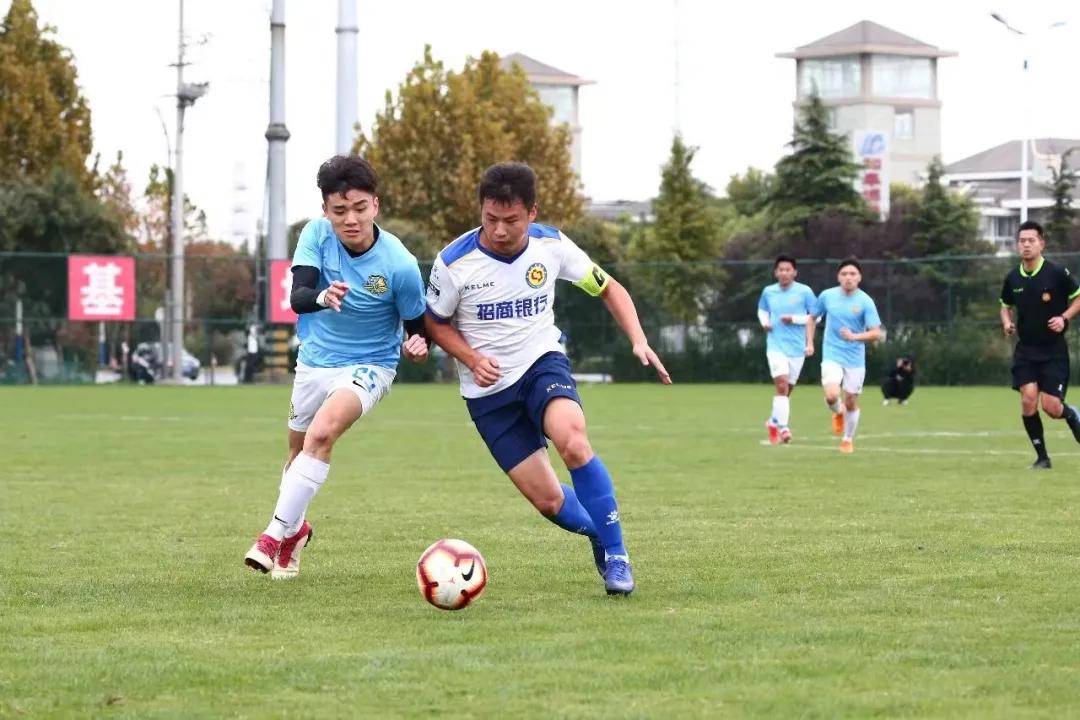 绿茵小课堂|坚持踢球，你的人生或许是这样的......