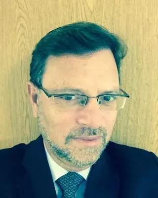 号称能“治好”Gay的医生,私下竟然喜欢同性“交友”?